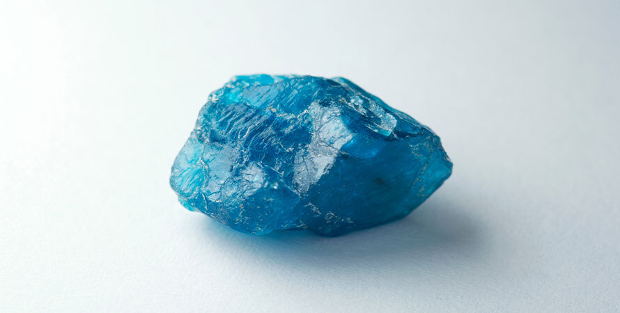 Apatite crystal for communication, healing, and emotional recovery