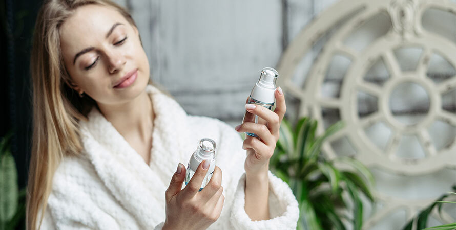 Neck Cream vs Face Cream – Choosing and Applying Skincare Products